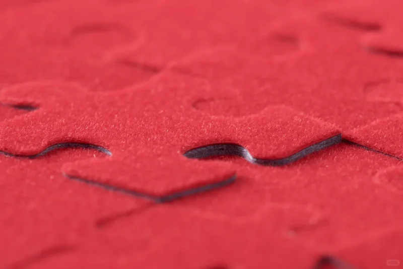 Discontinued-Seren Art-Christmas Dream 858 Piece Puzzle Red Velvet